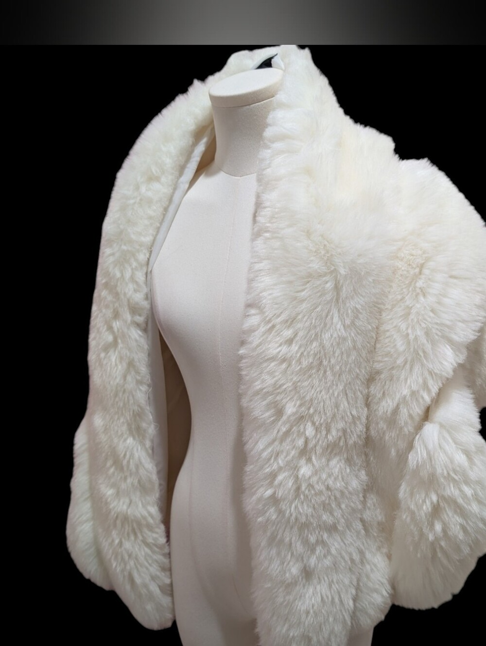 White Large Faux Fur Stole ‼️Open To Offers - Picture 3 of 5